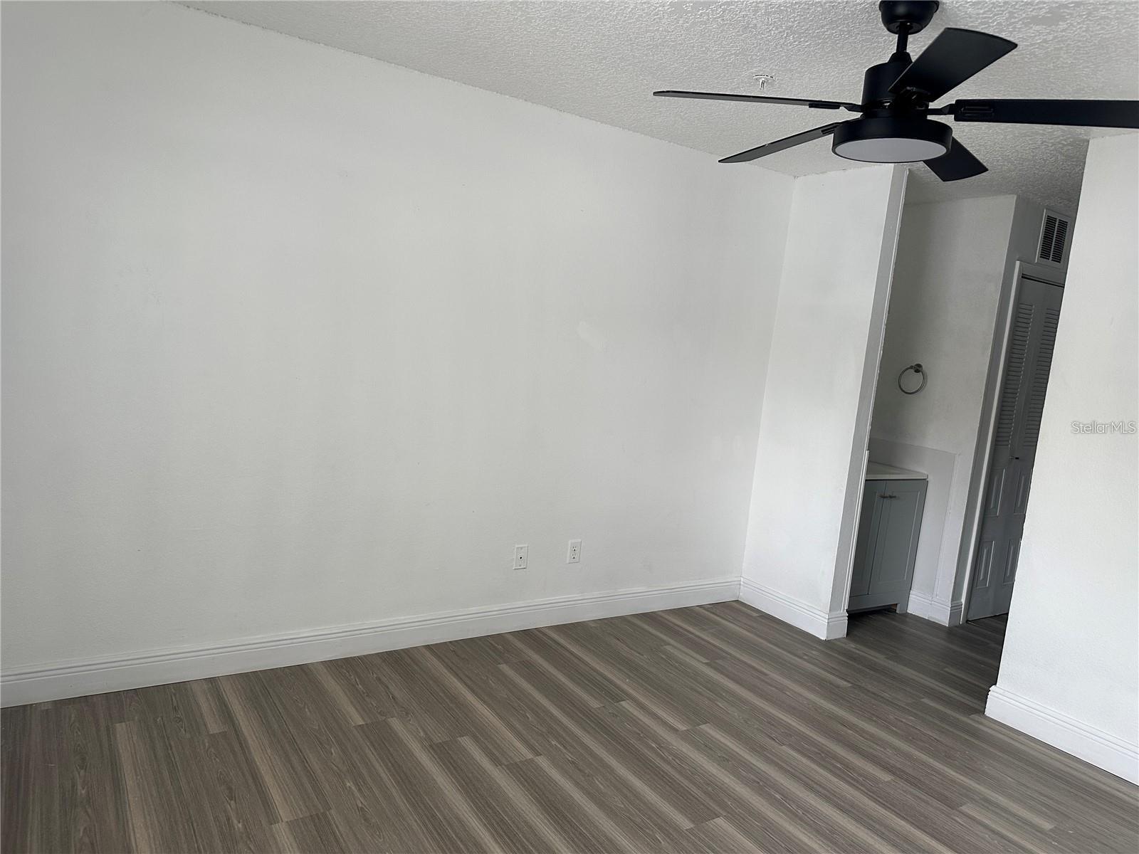 Image 7 of 32 For 241 Afton Square 205