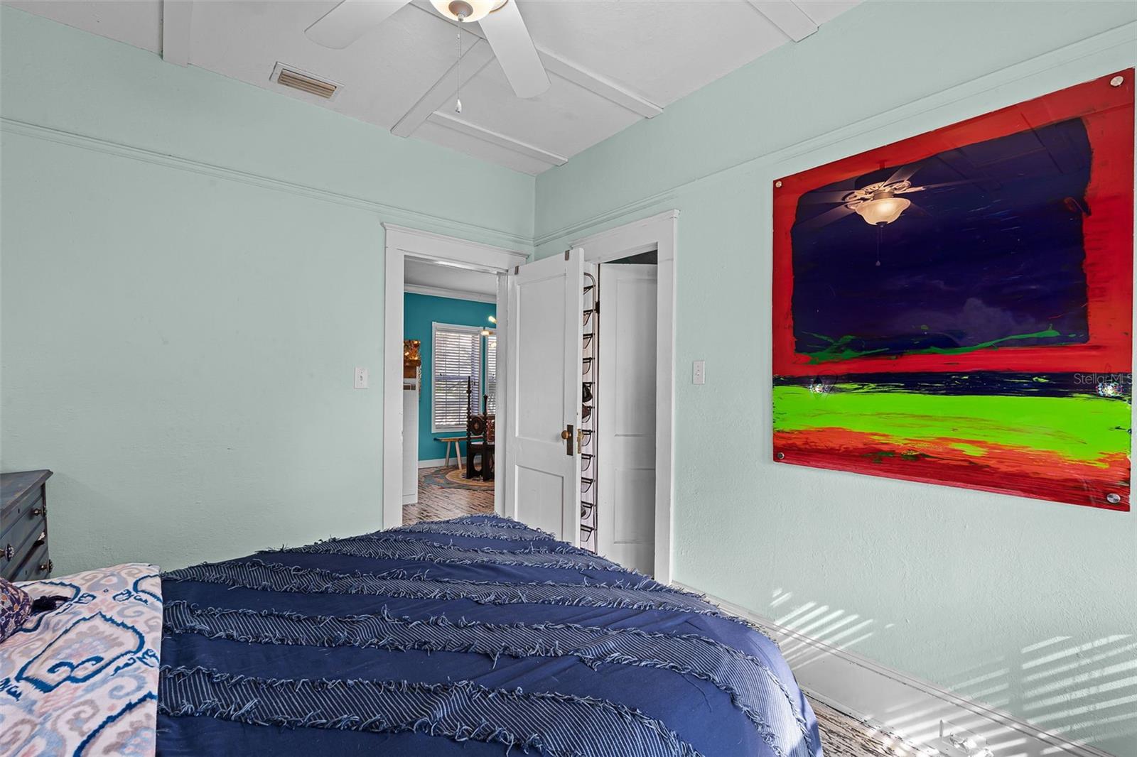 Image 19 of 41 For 300 20th Street