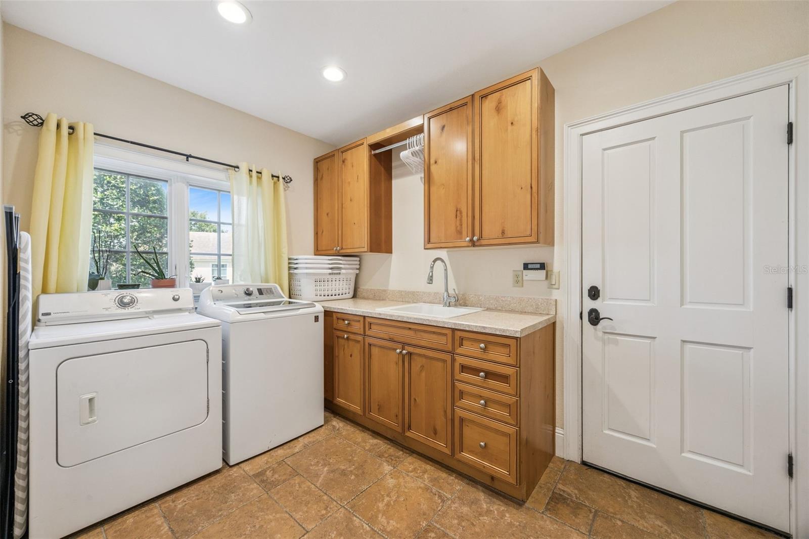 Image 61 of 97 For 17606 Cobblestone Lane