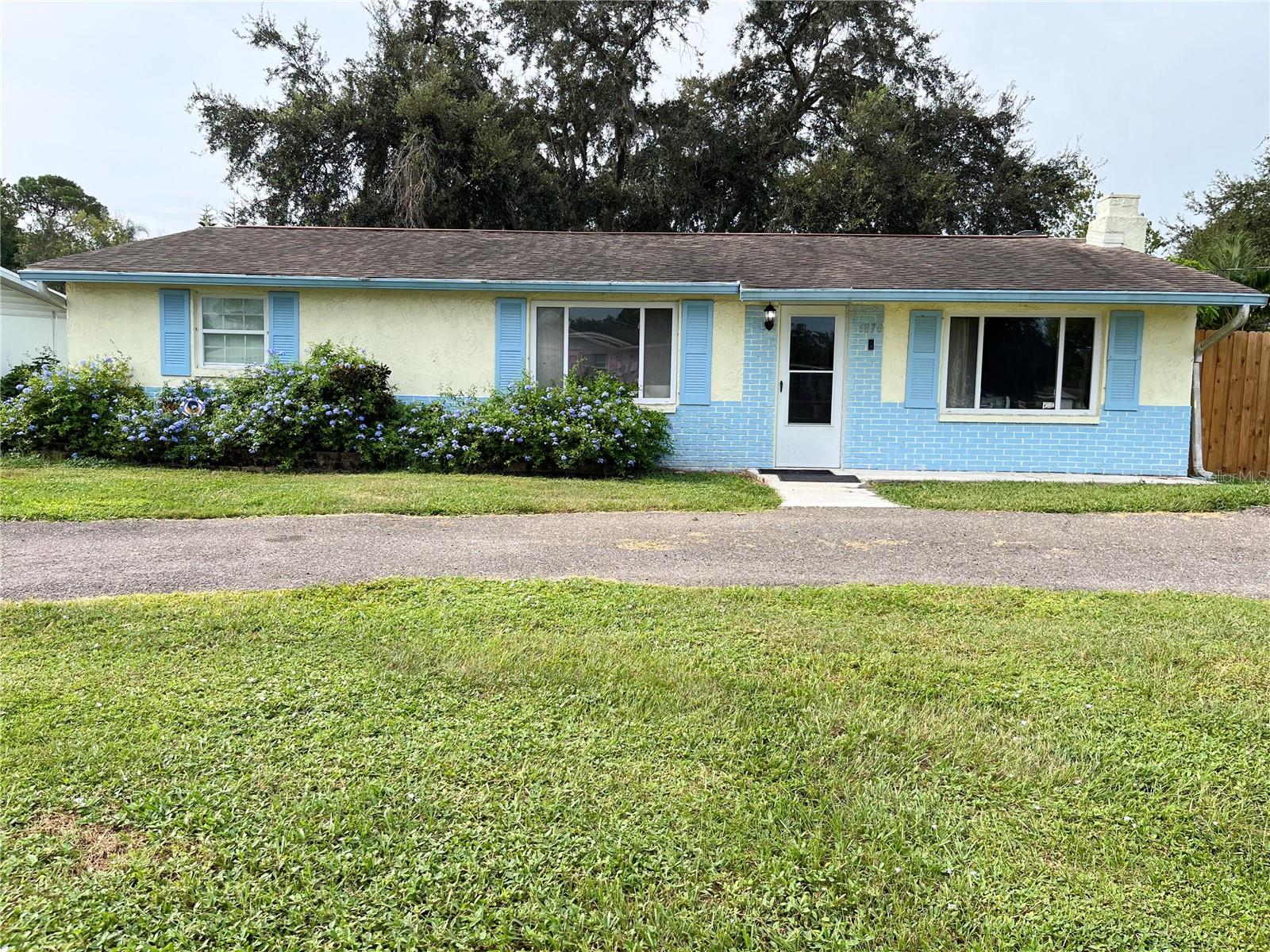 Image 3 of 12 For 6870 Parkside Drive