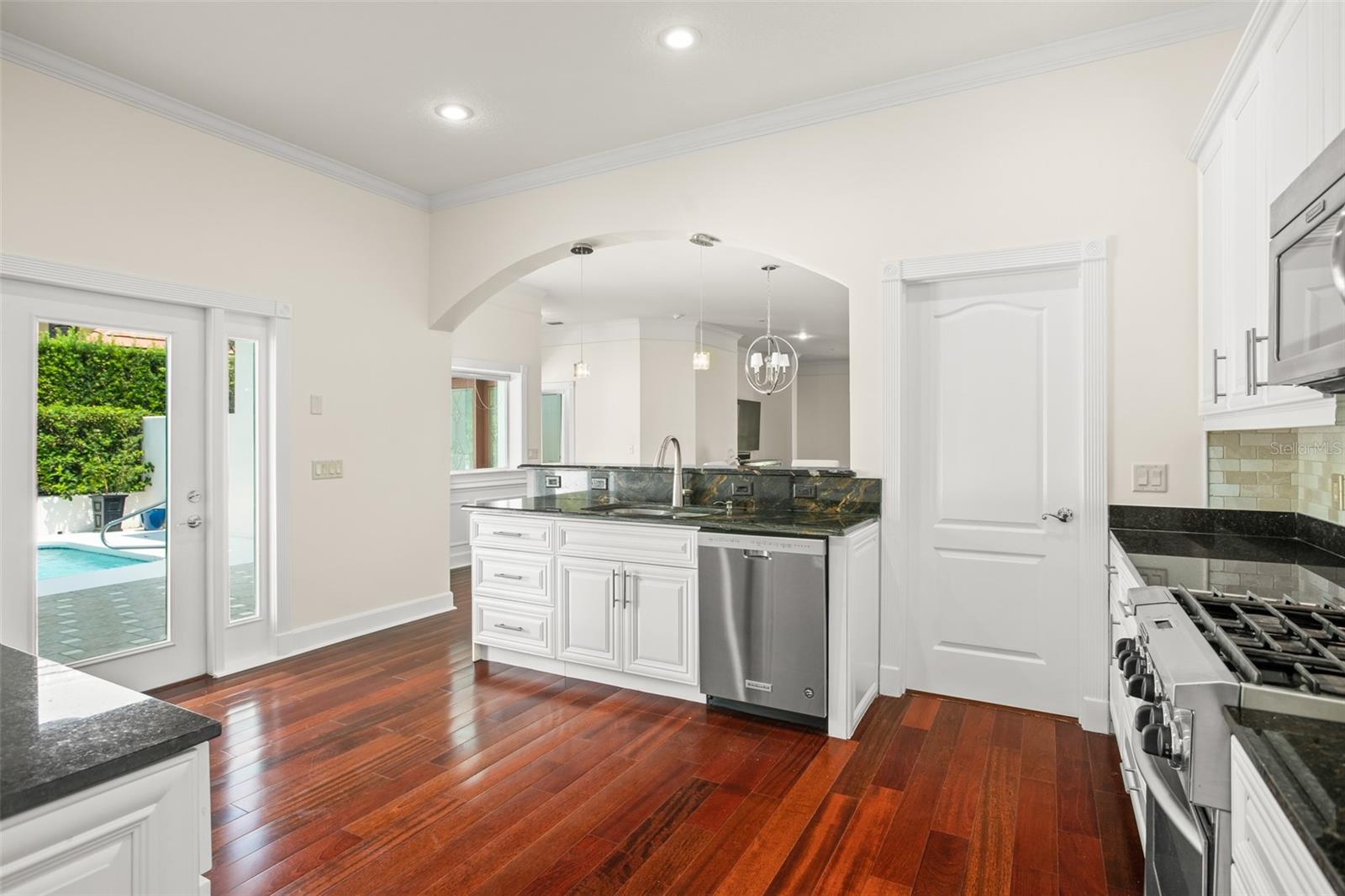 Image 24 of 56 For 9656 Bryanston Drive