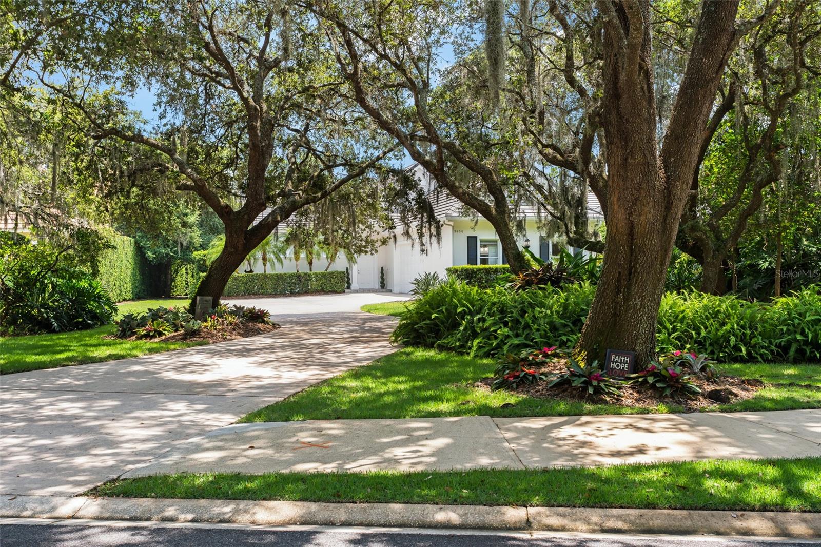 Image 4 of 56 For 9656 Bryanston Drive