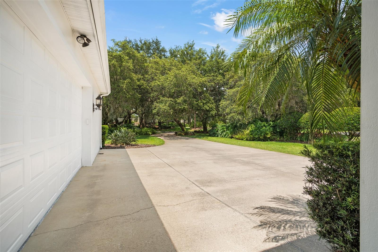 Image 7 of 56 For 9656 Bryanston Drive