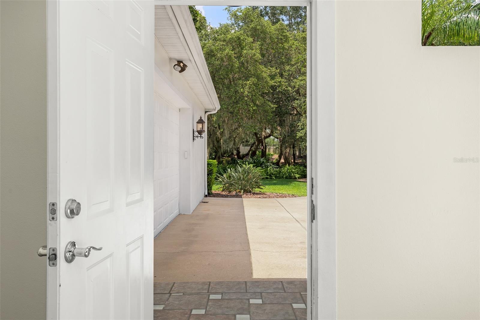 Image 9 of 56 For 9656 Bryanston Drive