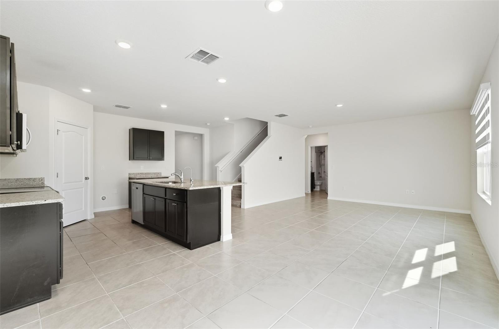 Image 19 of 50 For 1429 Sugarwood Street