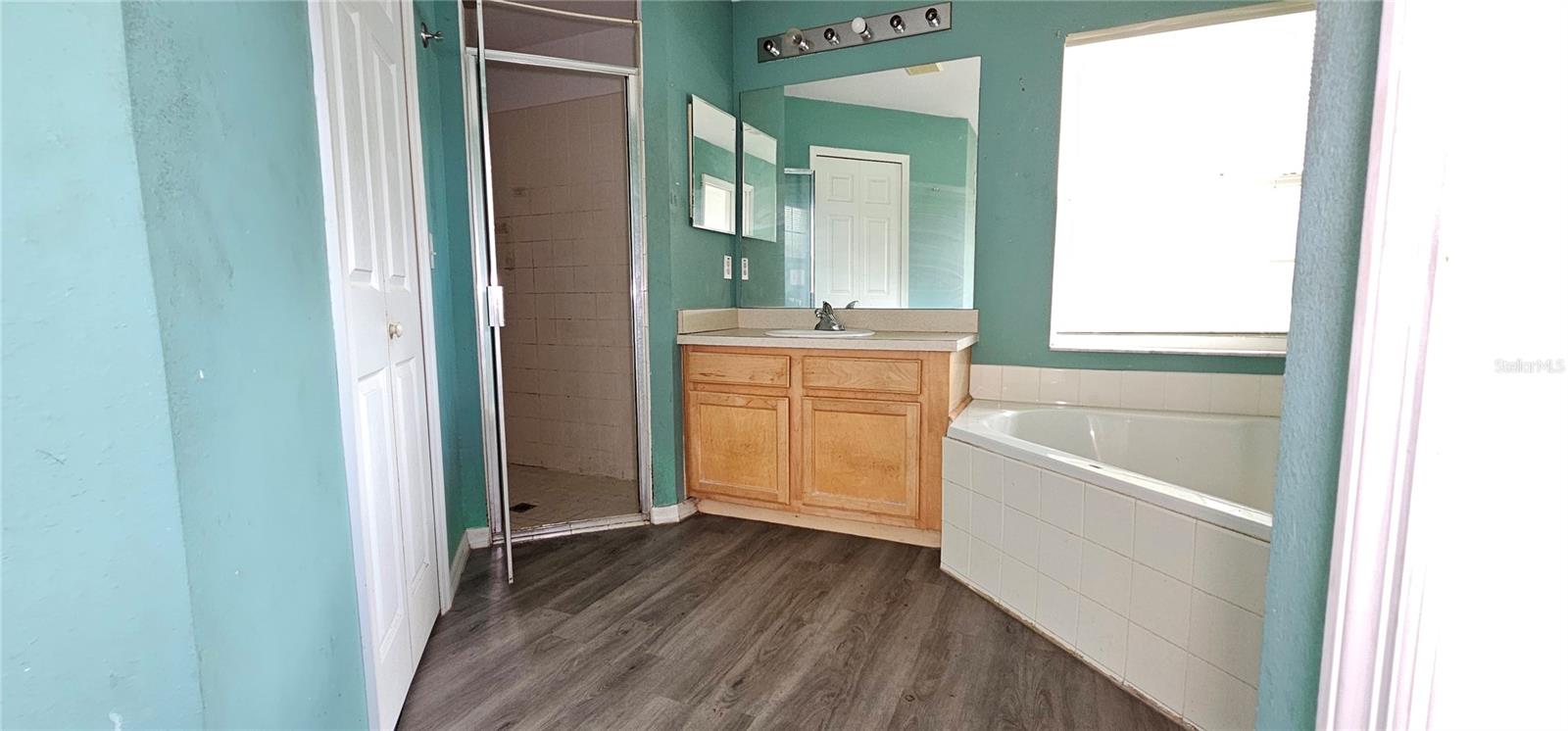 Image 19 of 56 For 2570 Coachman Drive