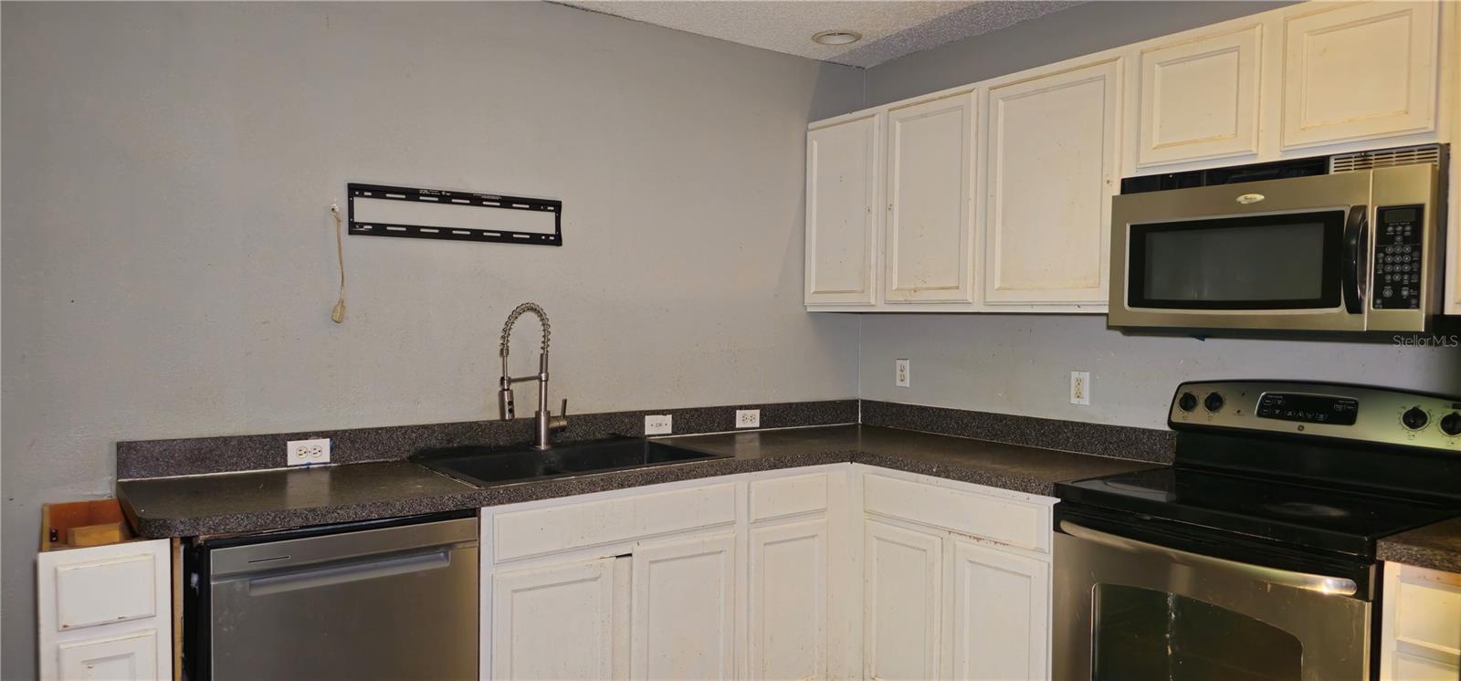 Image 9 of 56 For 2570 Coachman Drive