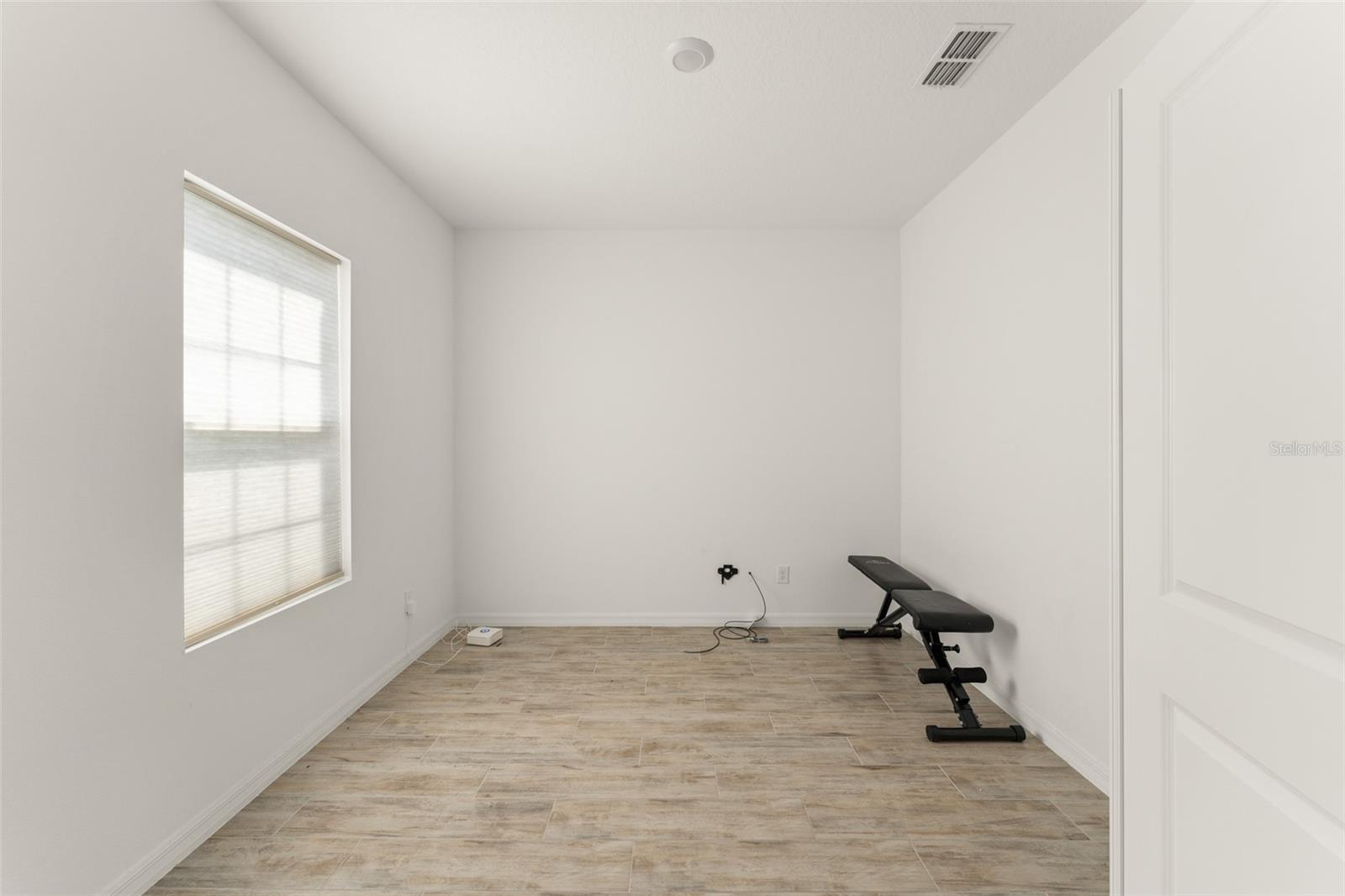 Image 4 of 32 For 1612 Hill Park Drive