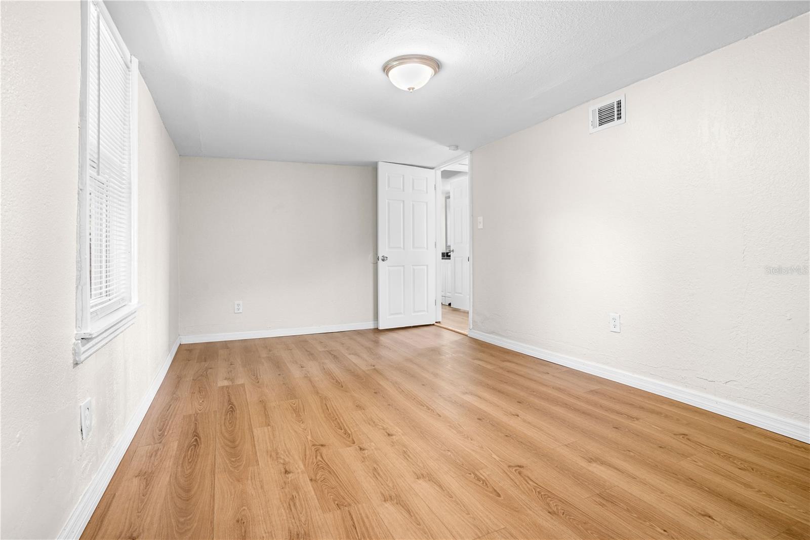 Image 23 of 36 For 1340 Delaney Drive