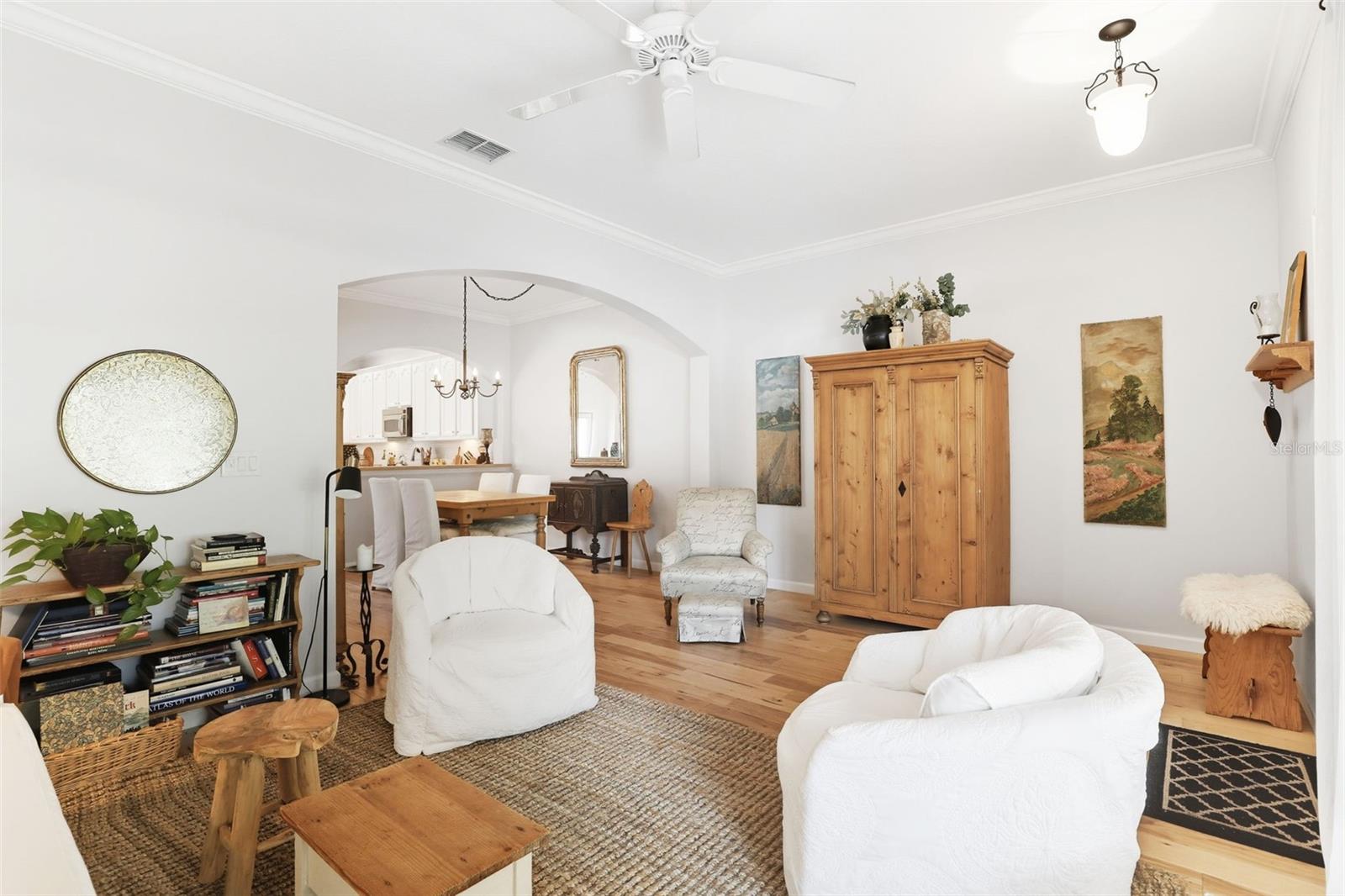 Image 6 of 22 For 9129 Oak Fern Drive