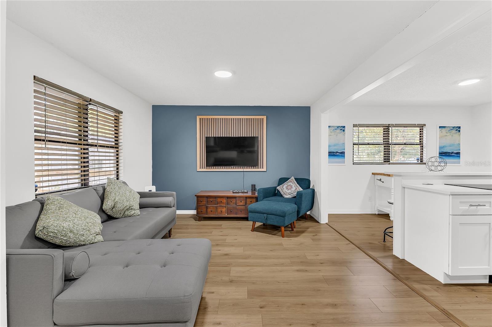 Image 10 of 21 For 1451 Greenwood Avenue