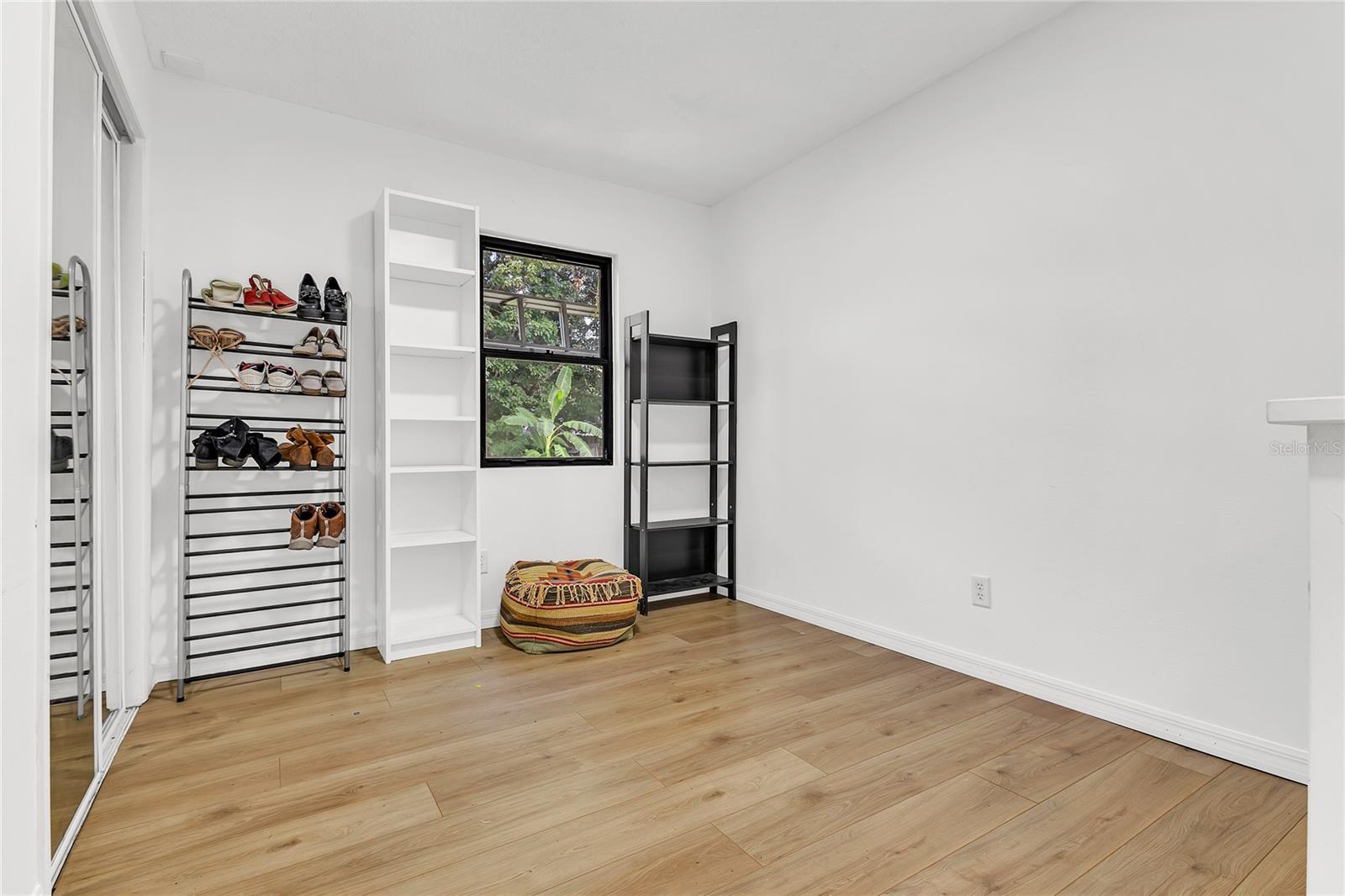 Image 17 of 21 For 1451 Greenwood Avenue