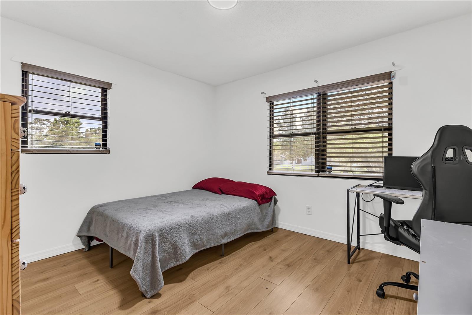 Image 19 of 21 For 1451 Greenwood Avenue