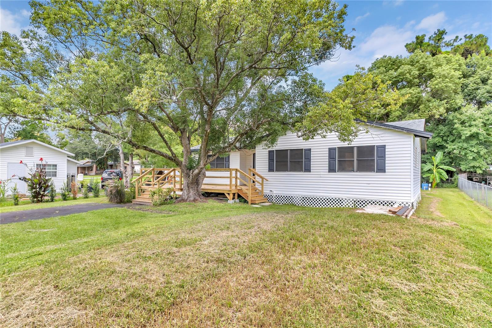 Image 3 of 21 For 1451 Greenwood Avenue