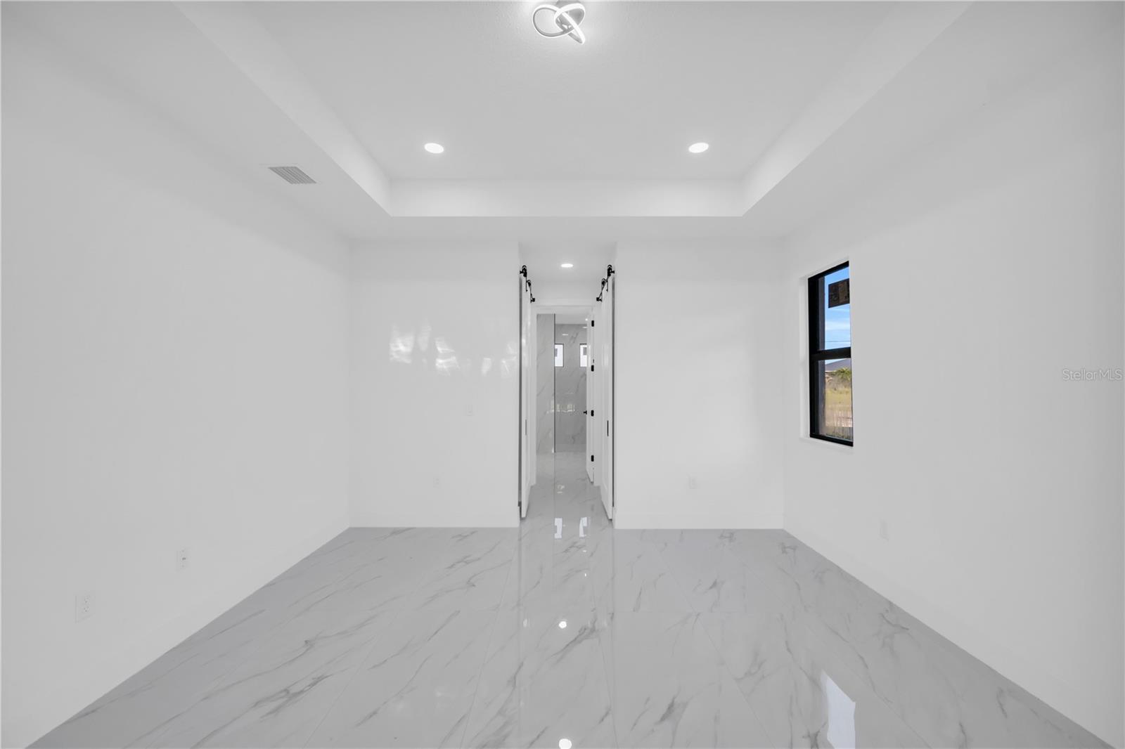 Image 10 of 38 For 358 Vitorio Street