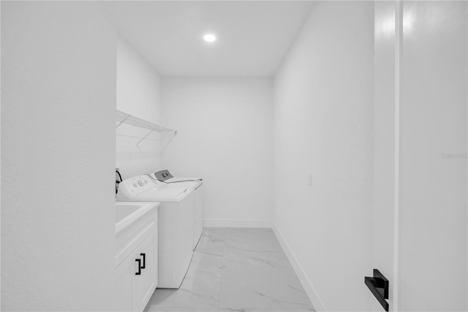 Image 13 of 38 For 358 Vitorio Street