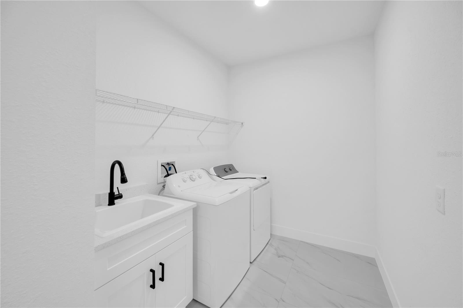 Image 14 of 38 For 358 Vitorio Street