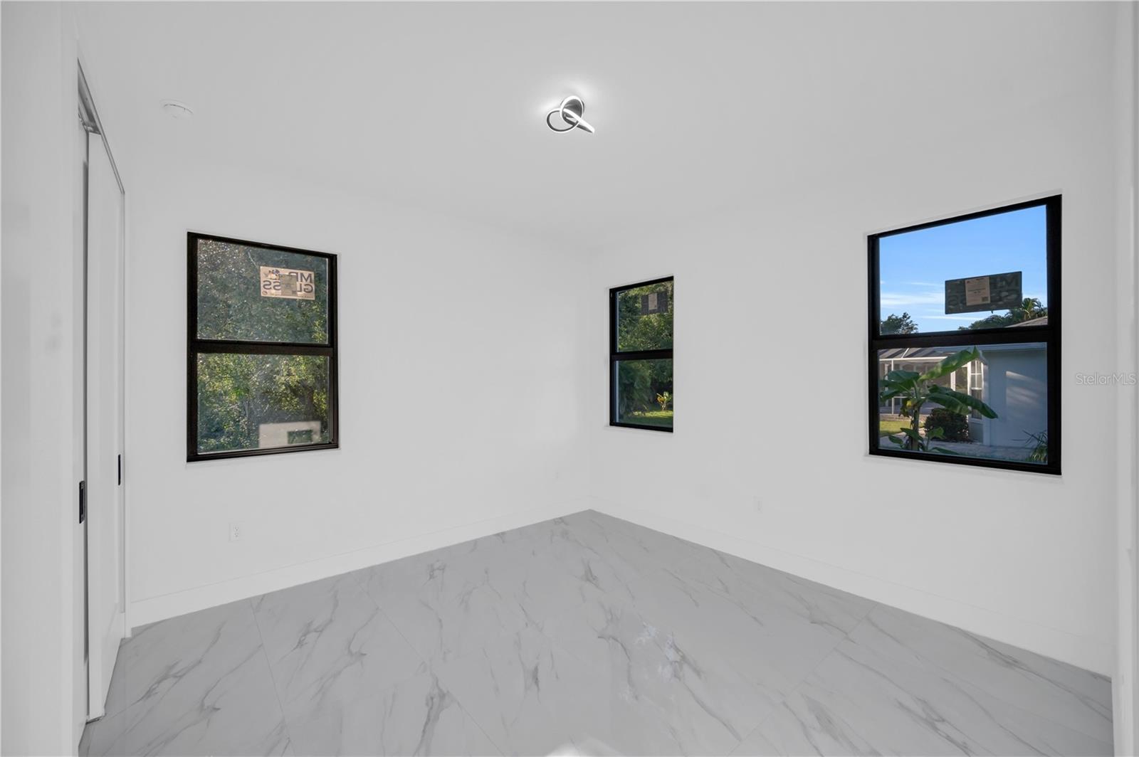 Image 17 of 38 For 358 Vitorio Street