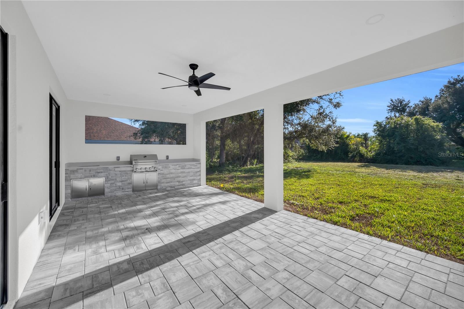 Image 23 of 38 For 358 Vitorio Street