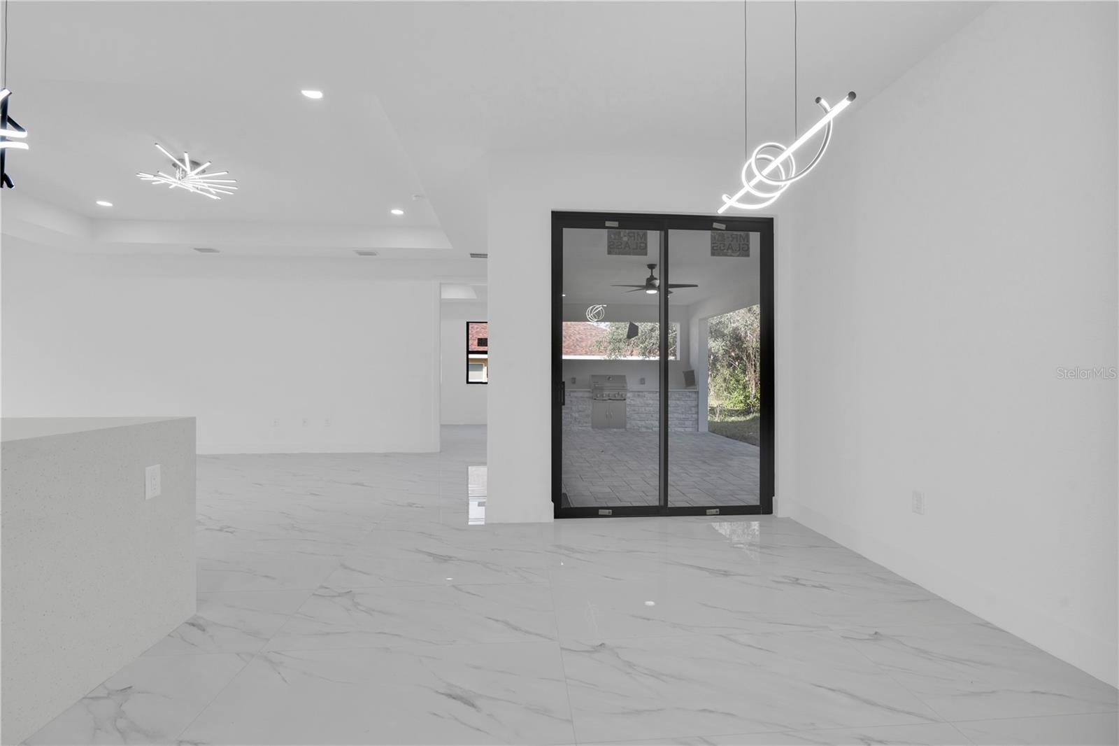 Image 27 of 38 For 358 Vitorio Street