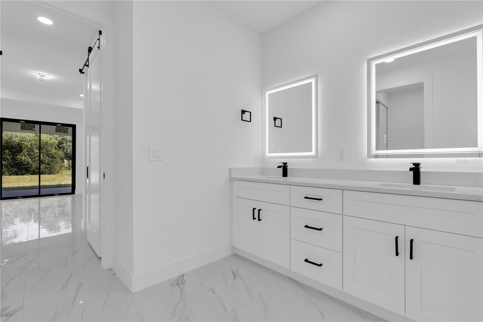 Image 29 of 38 For 358 Vitorio Street