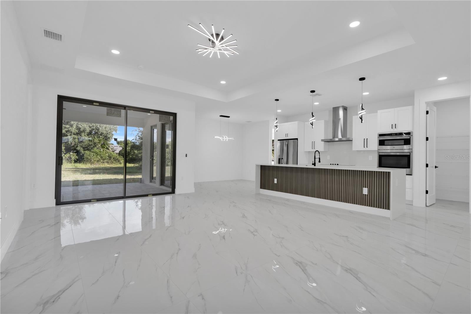 Image 34 of 38 For 358 Vitorio Street