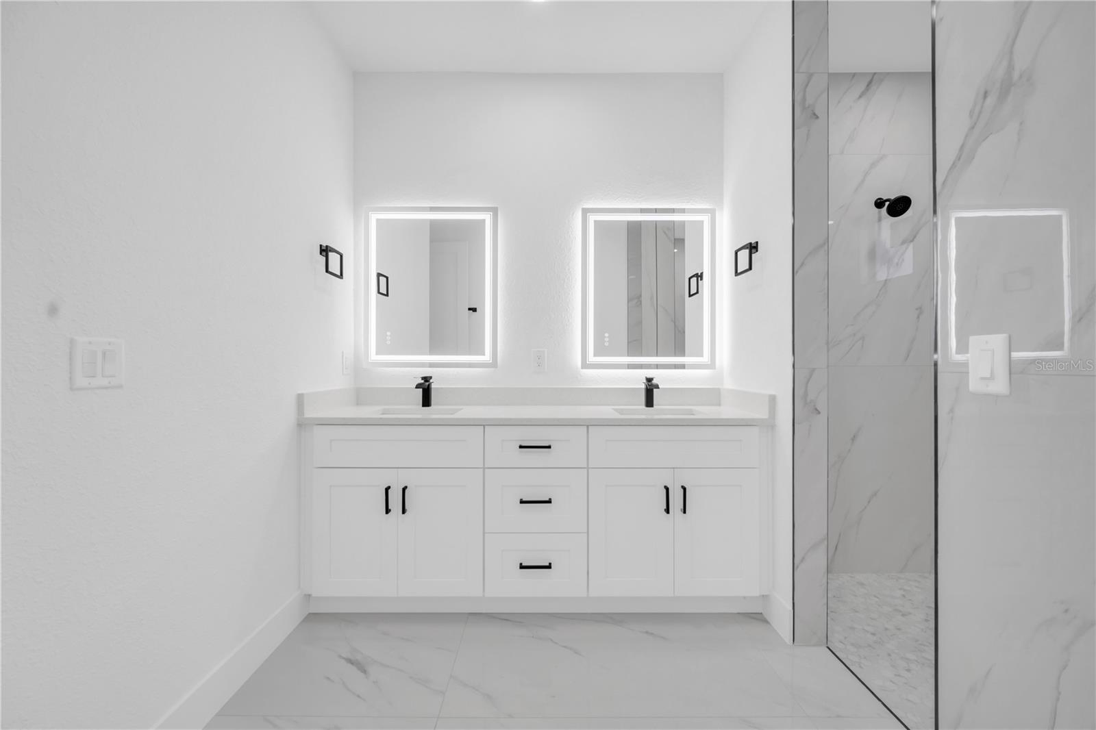 Image 8 of 38 For 358 Vitorio Street