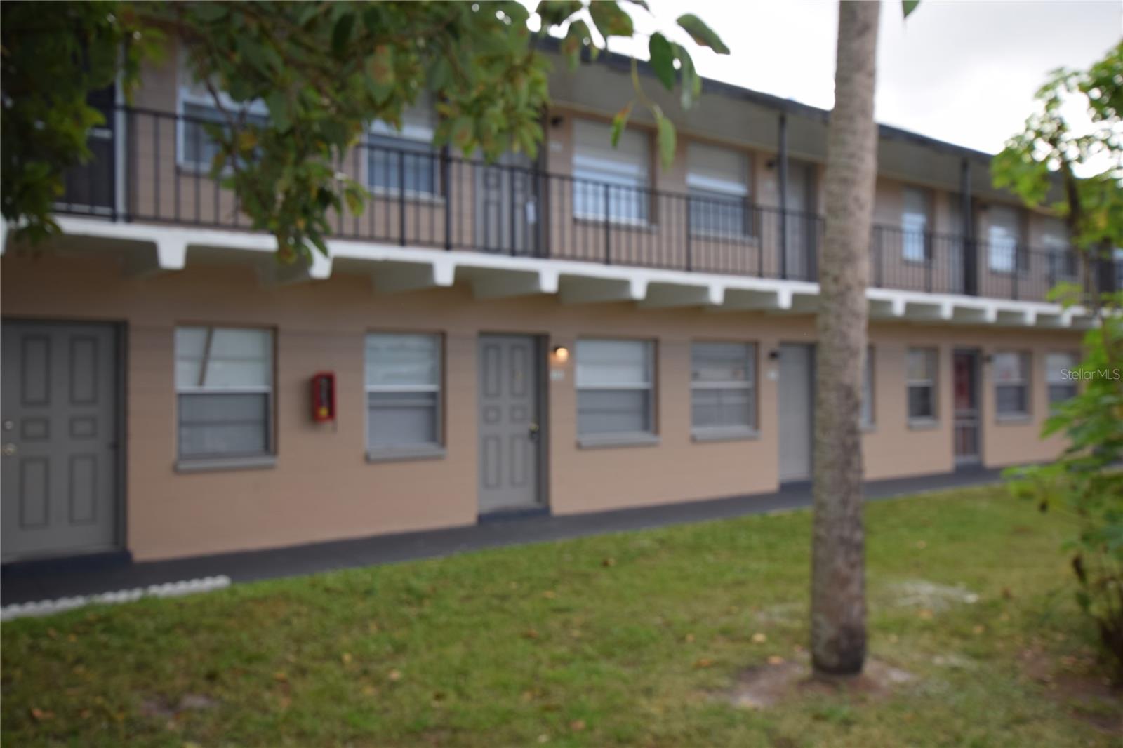 Image 2 of 6 For 1711 Dixon Boulevard 198