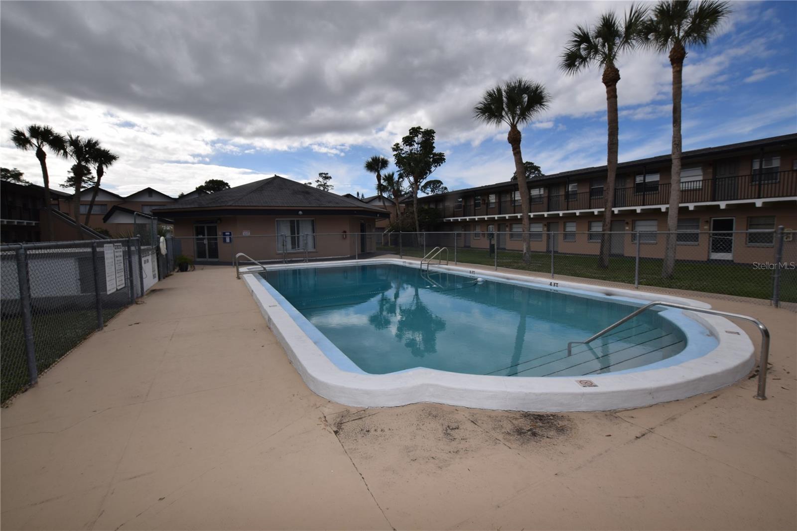 Image 3 of 6 For 1711 Dixon Boulevard 198