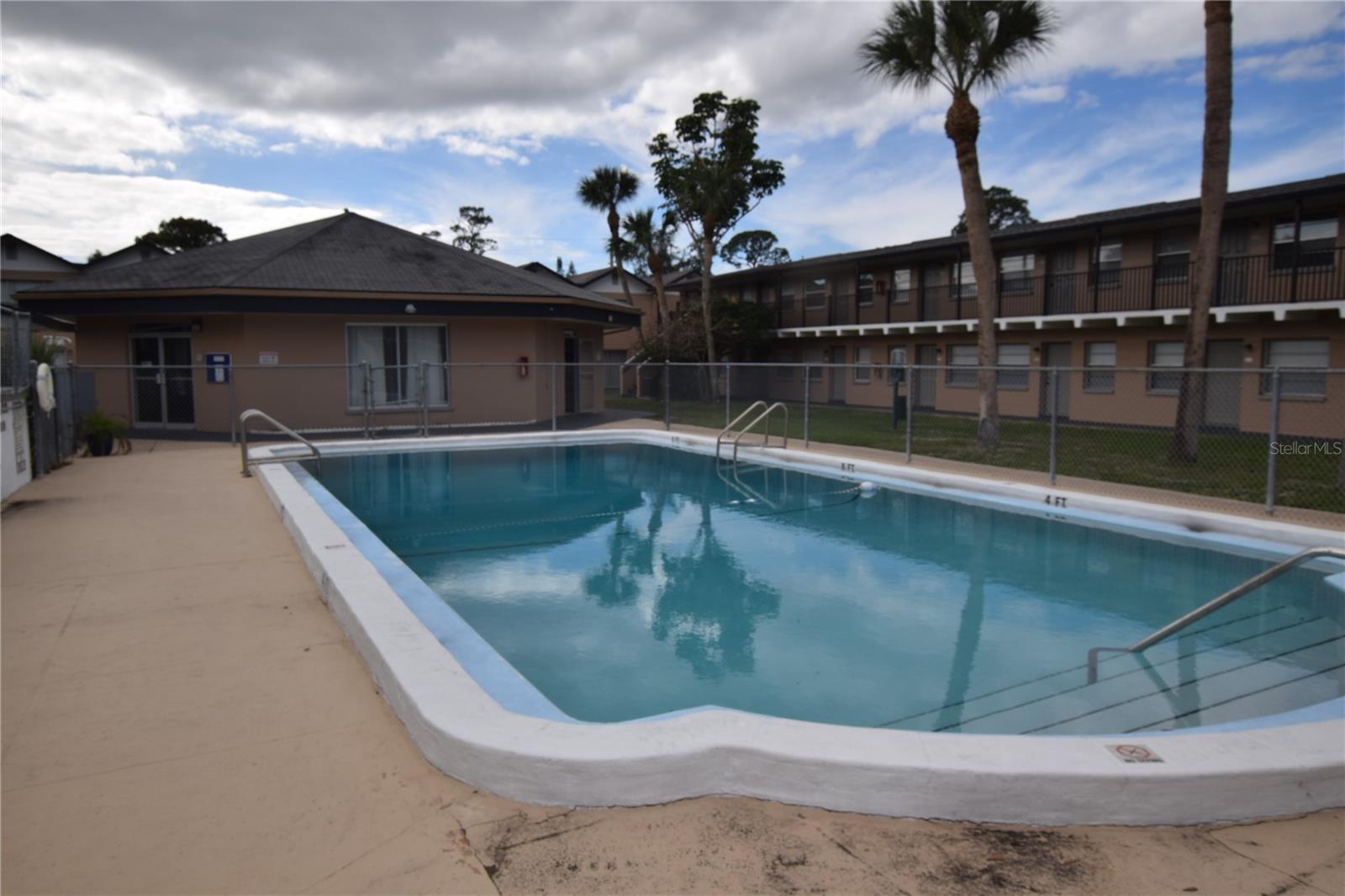 Image 4 of 6 For 1711 Dixon Boulevard 198