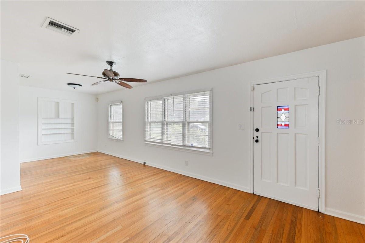 Image 12 of 16 For 1635 Crestwood Drive
