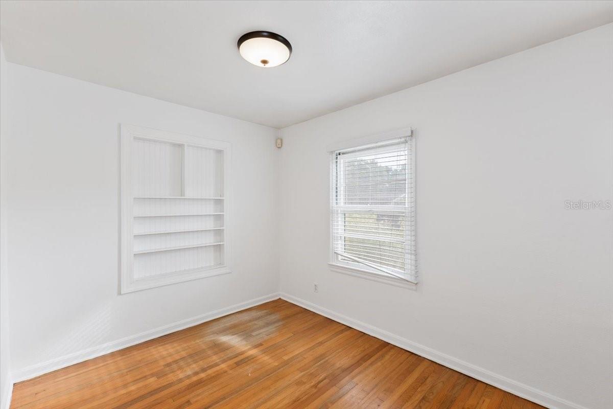 Image 14 of 16 For 1635 Crestwood Drive