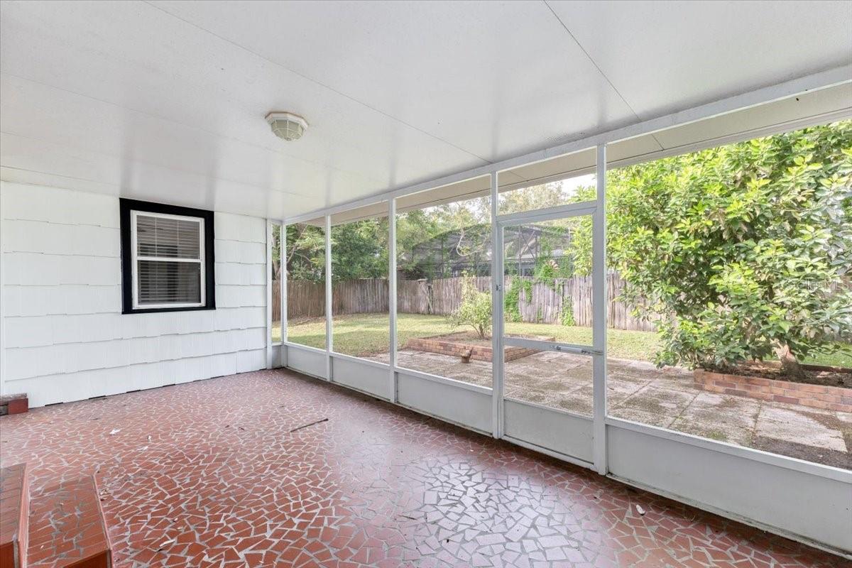 Image 15 of 16 For 1635 Crestwood Drive