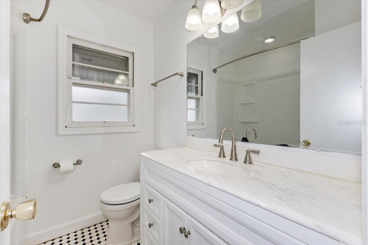Image 4 of 16 For 1635 Crestwood Drive