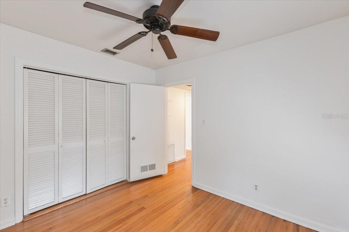 Image 5 of 16 For 1635 Crestwood Drive