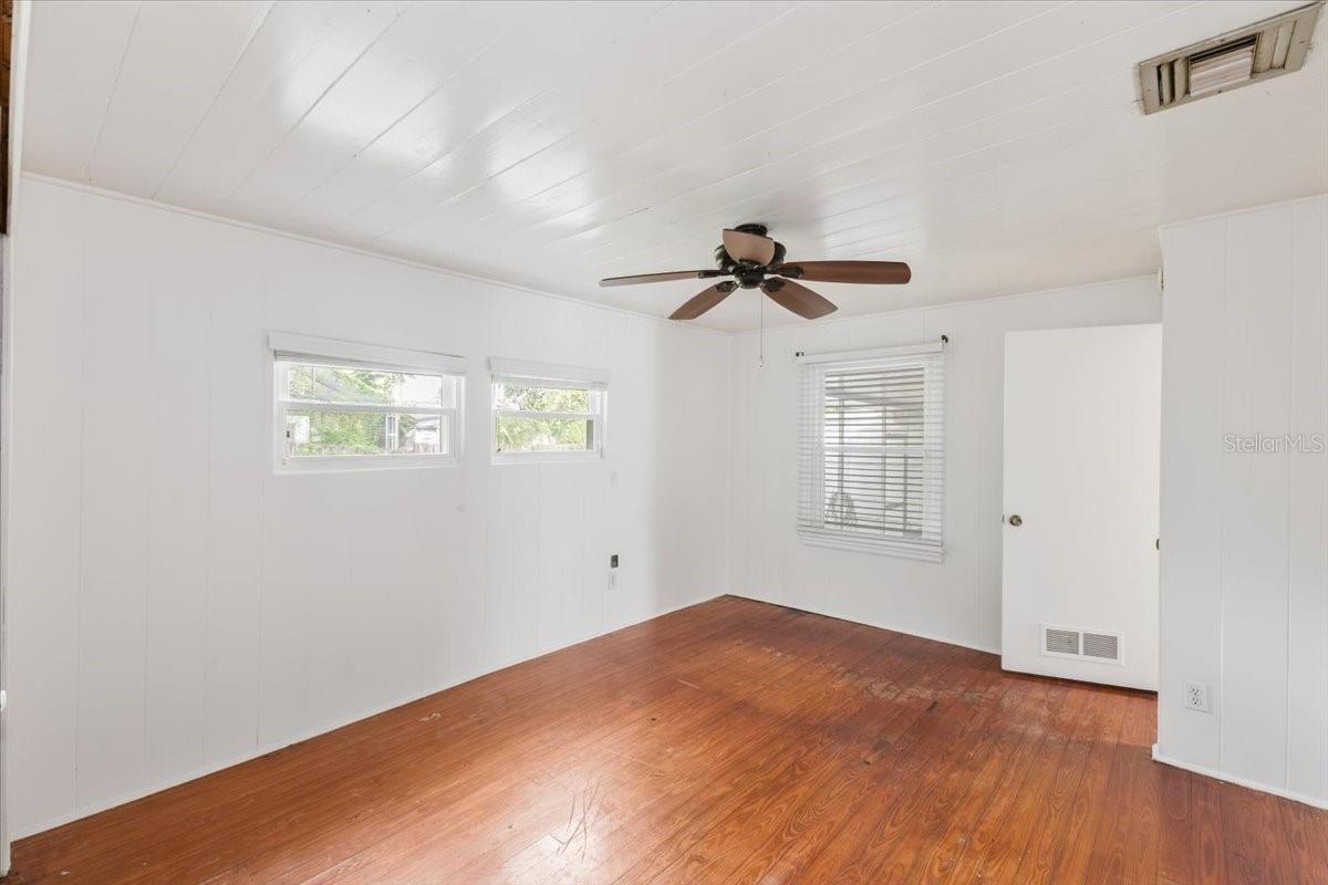 Image 6 of 16 For 1635 Crestwood Drive