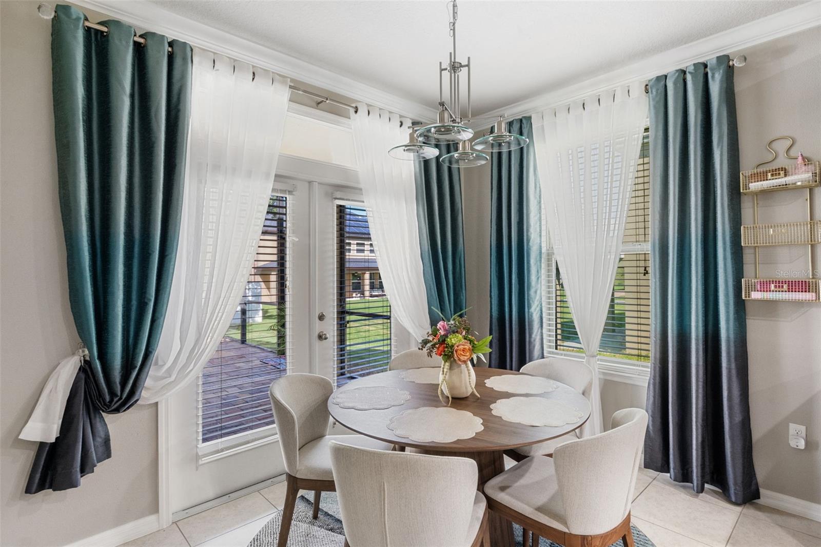 Image 18 of 64 For 2438 View Ridge Way