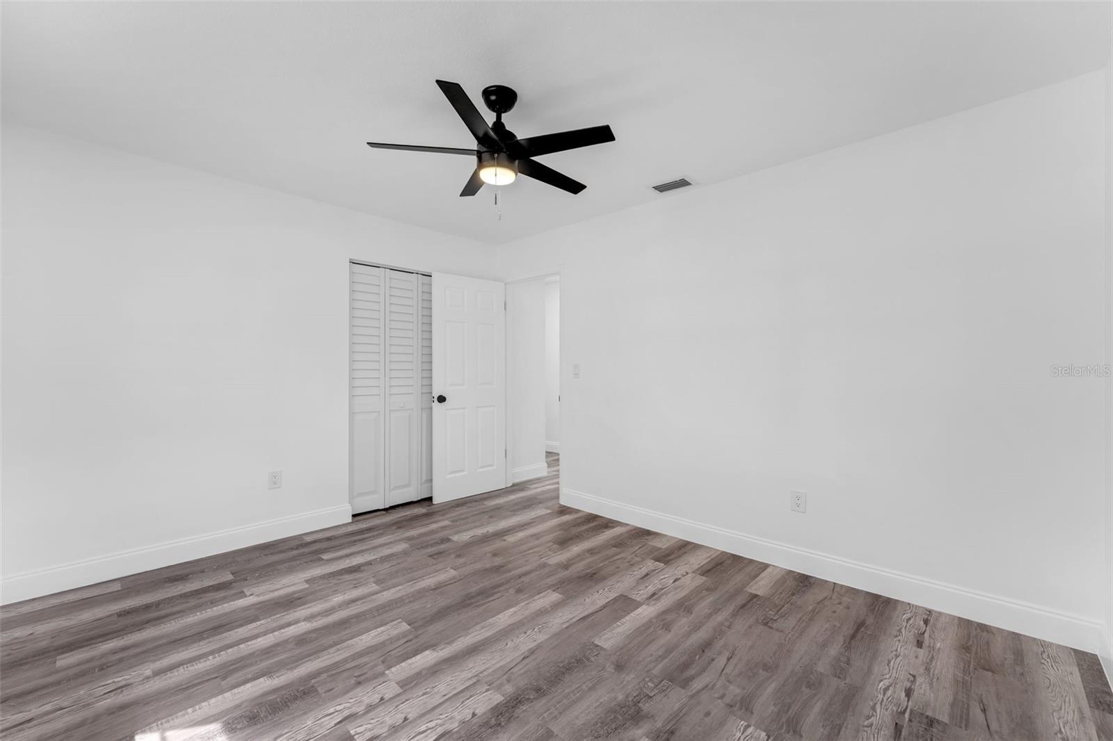 Image 15 of 22 For 720 Everglades Court