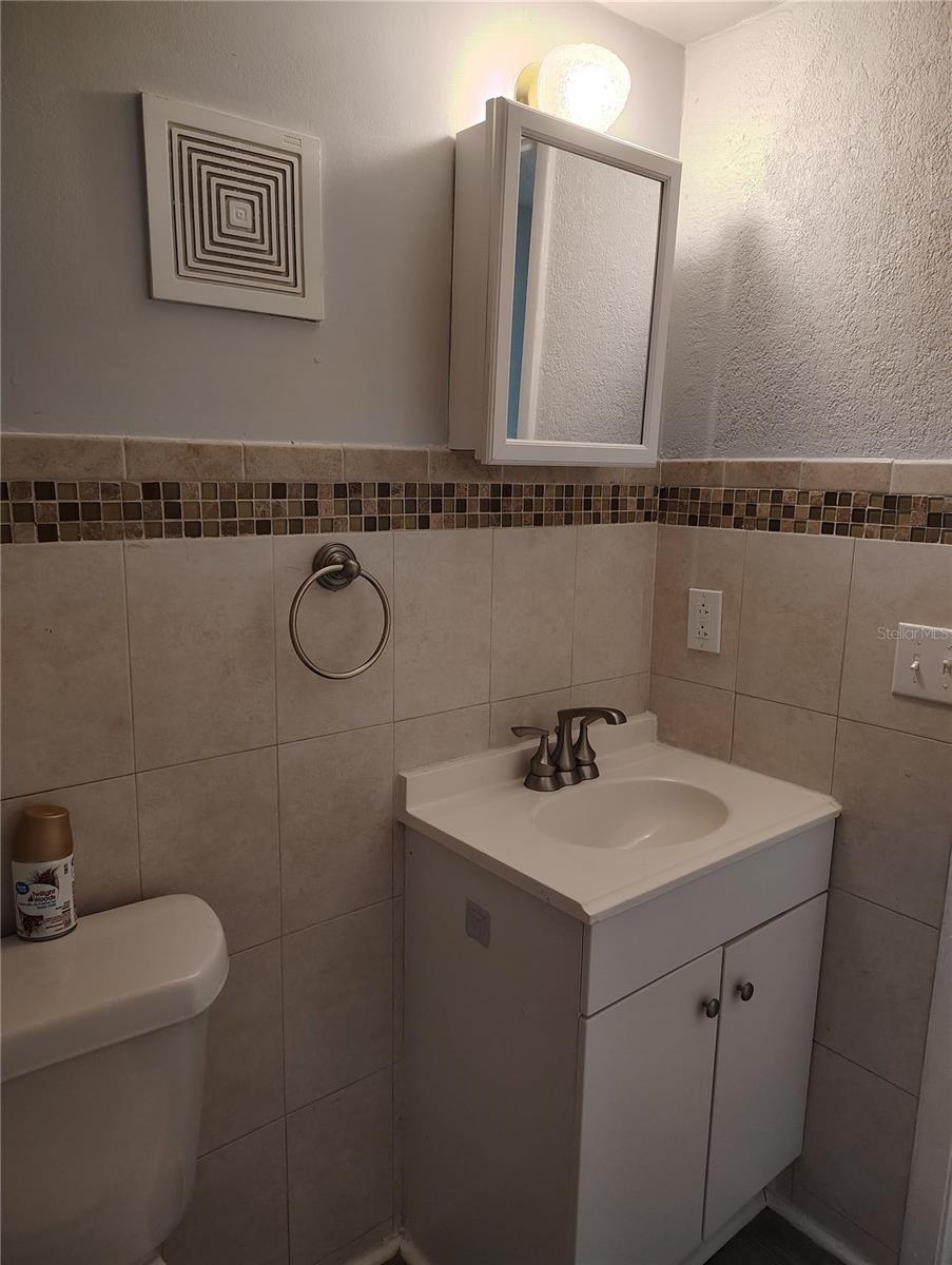 Image 19 of 20 For 3242 Semoran Boulevard 21