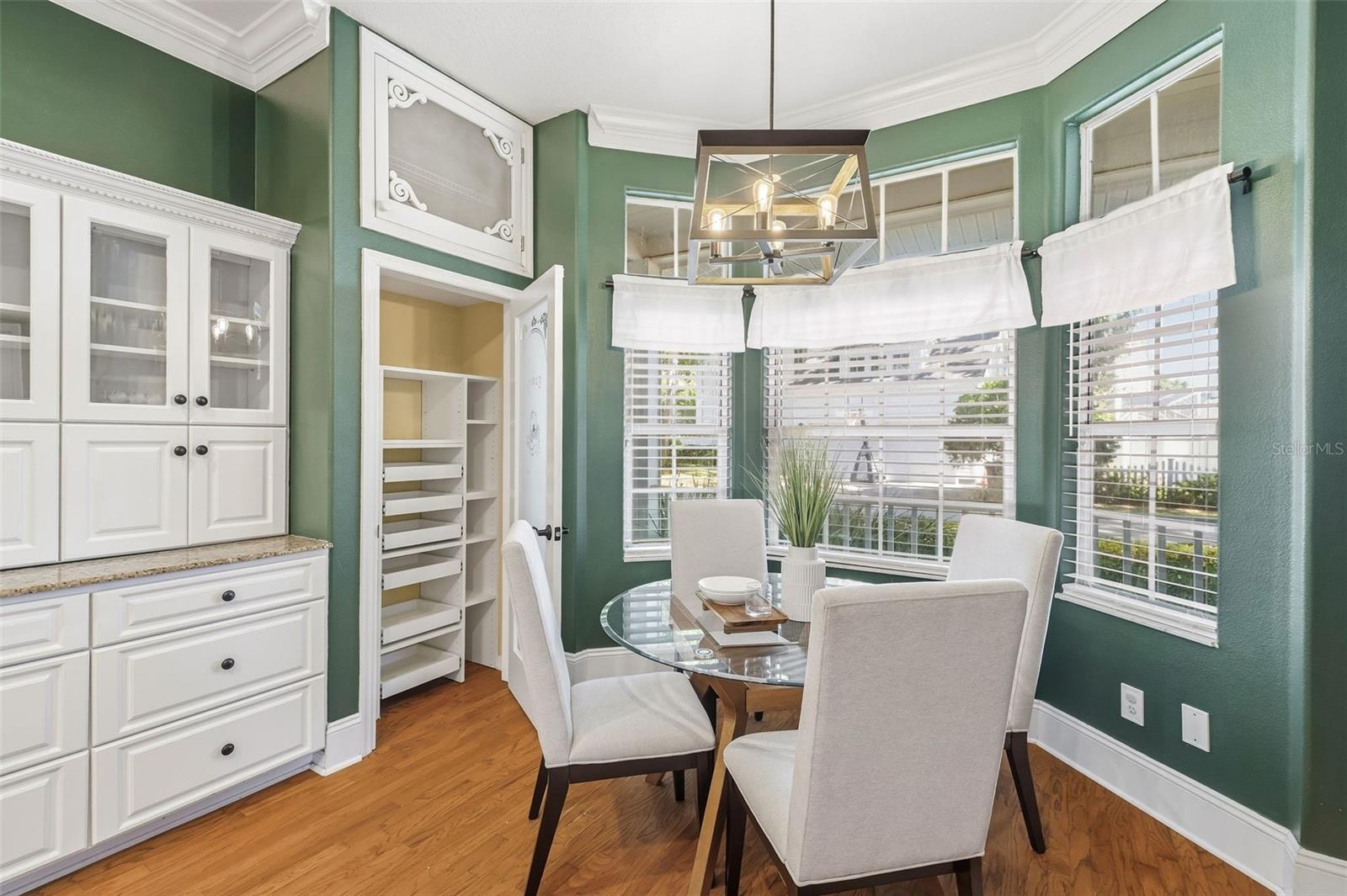 Image 12 of 37 For 601 Lake Harbor Circle