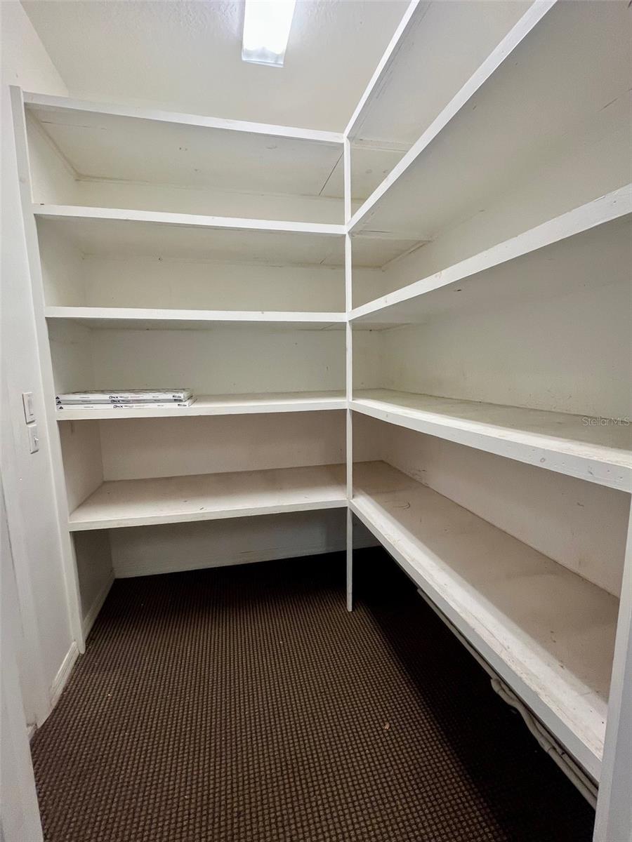 Image 29 of 37 For 601 Lake Harbor Circle