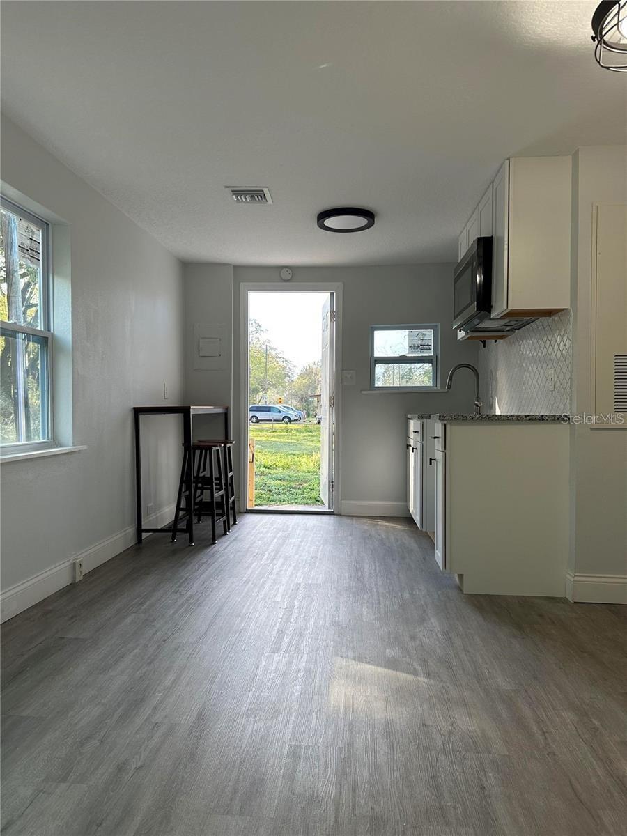 Image 6 of 13 For 1000 35th Street