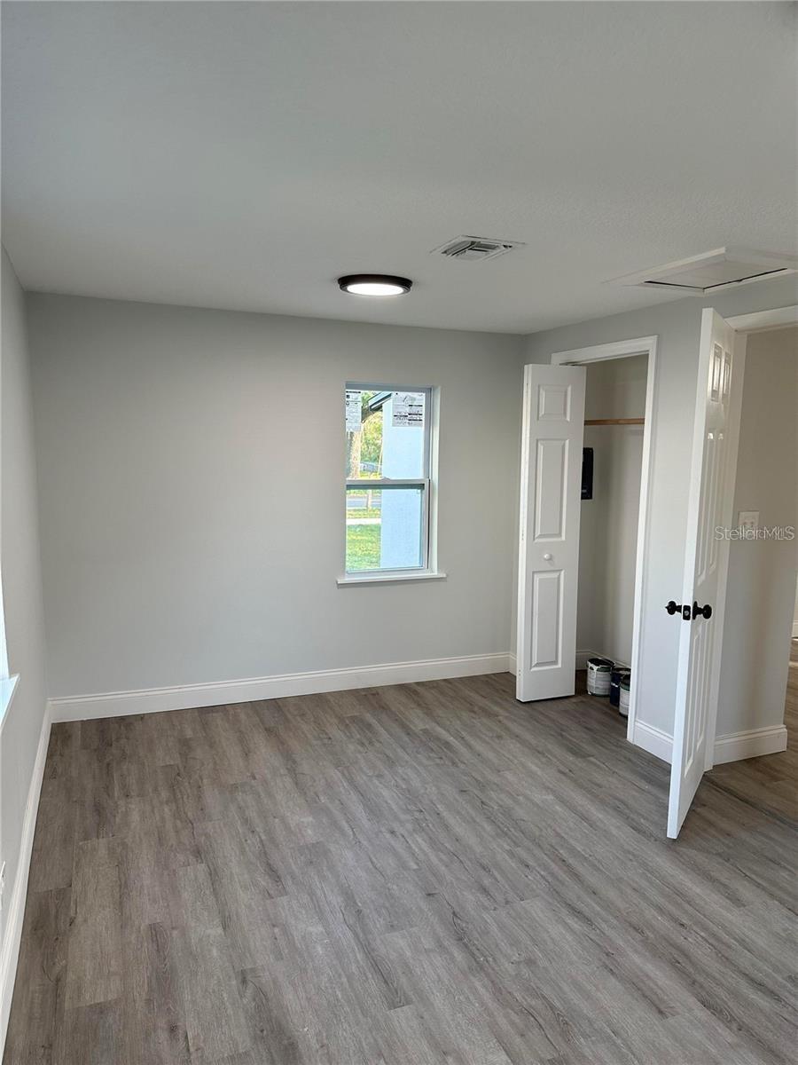 Image 9 of 13 For 1000 35th Street