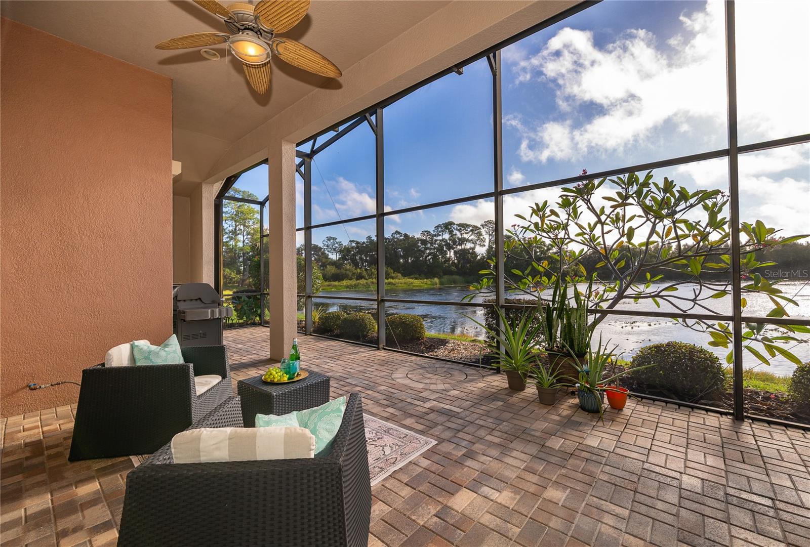 Image 2 of 64 For 208 Del Sol Avenue