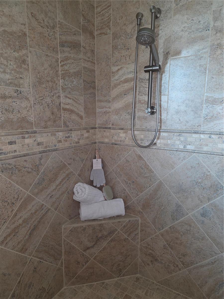 Image 25 of 64 For 208 Del Sol Avenue