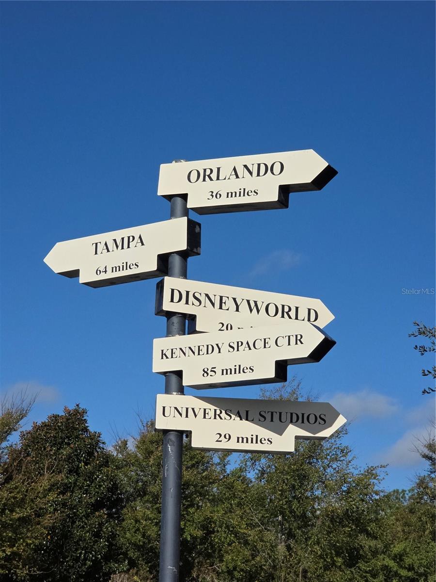 Image 40 of 64 For 208 Del Sol Avenue