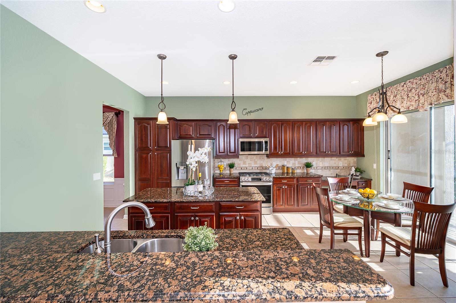 Image 5 of 64 For 208 Del Sol Avenue