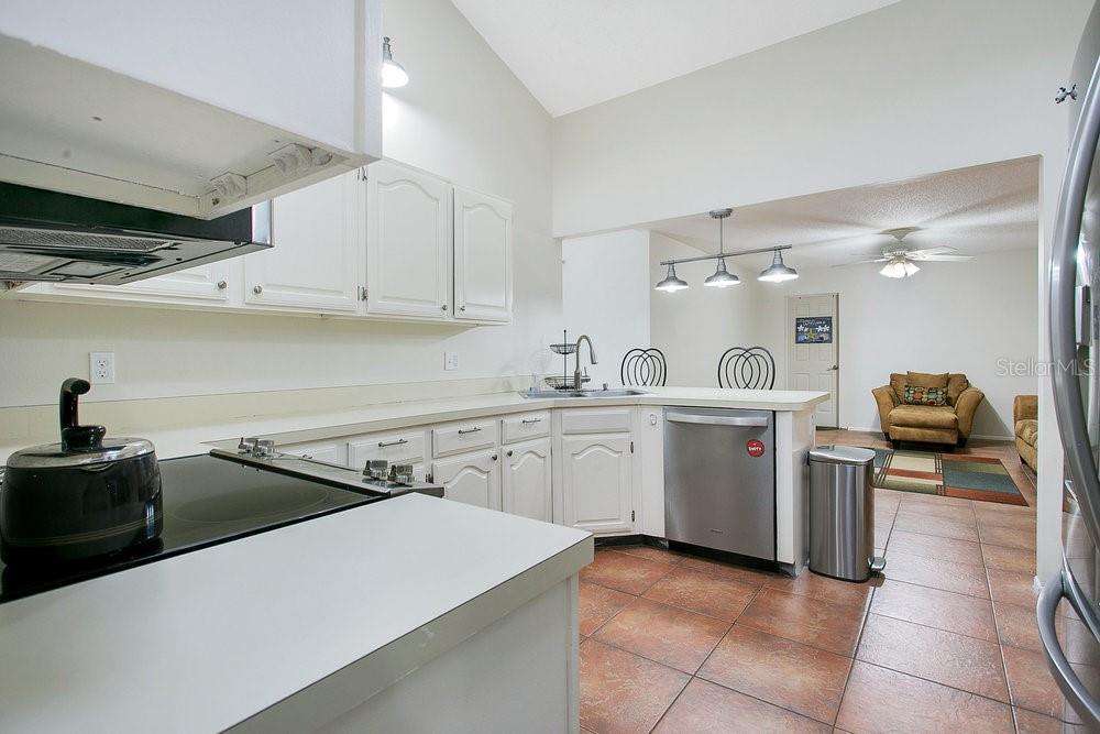 Image 11 of 42 For 2952 Erskine Drive