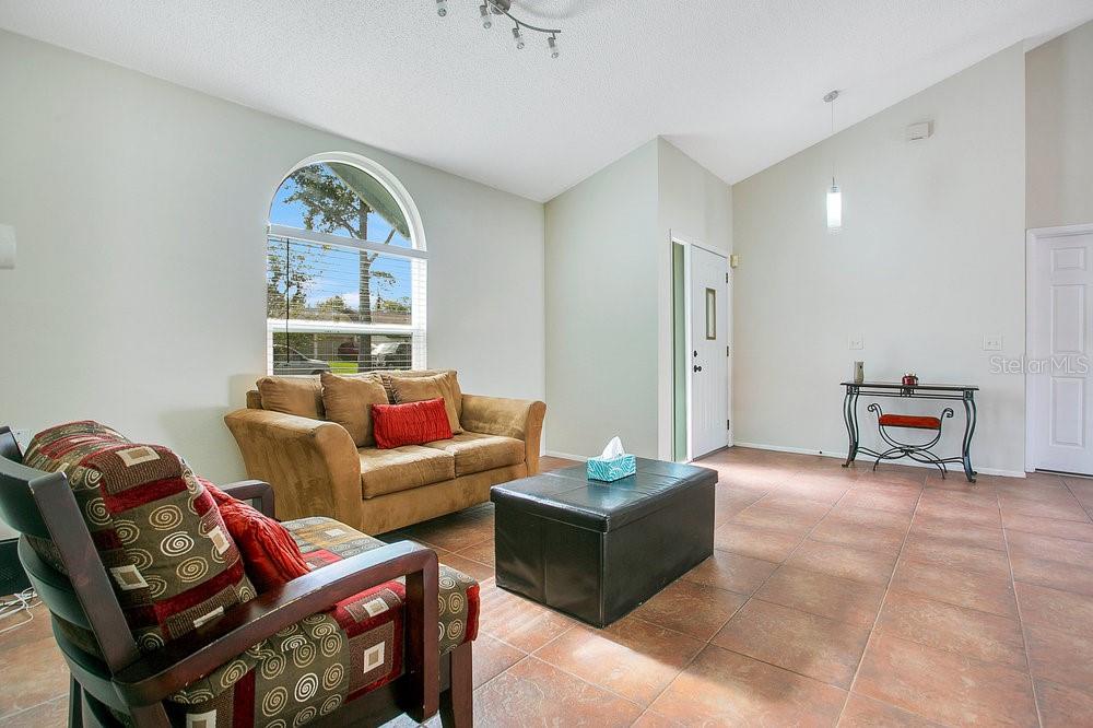 Image 2 of 42 For 2952 Erskine Drive