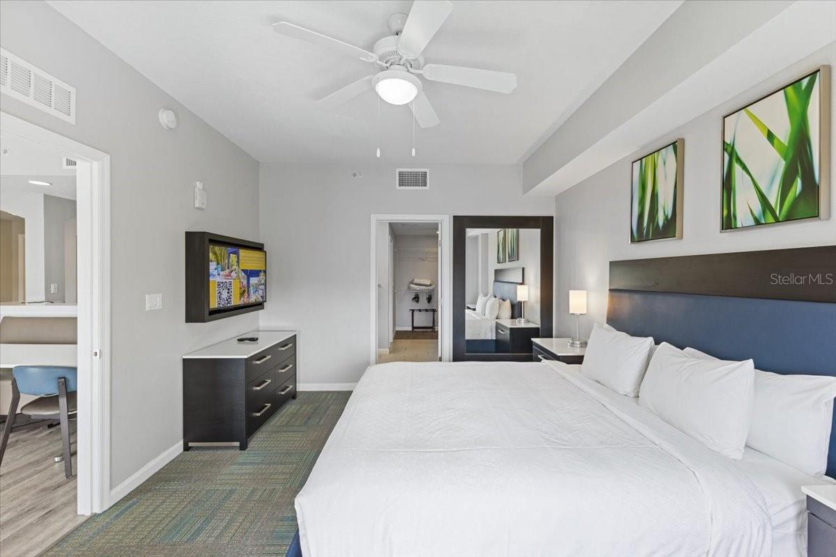 Image 10 of 19 For 14501 Grove Resort Avenue 1742